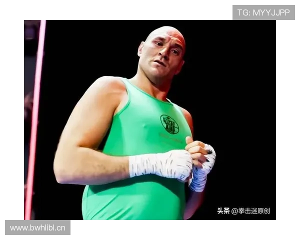 泰森·富里家里那只大狗都比我家沙发贵吧？